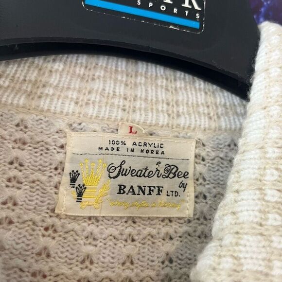 Vintage Cream Women's Cardigan Sweater - Picture 2 of 7